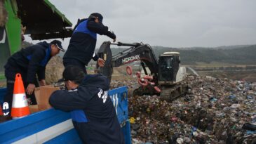 MERSİN BÜYÜKŞEHİR SAĞLIKSIZ KOŞULLARDA GIDA SEVKİYATINA GEÇİT VERMİYOR
