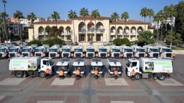 MERSİN BÜYÜKŞEHİR’İN TEMİZLİK ARAÇ FİLOSU’NA 22 BÜYÜK YOL SÜPÜRME ARACI EKLENDİ