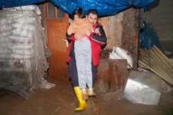 SEYHAN BELEDİYESİ YOĞUN YAĞIŞLARA KARŞI TEYAKKUZDA