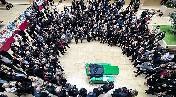 AV. ALİ ŞİMŞEK, ADANA ADALET SARAYI’NDA DÜZENLENEN TÖRENLE SON YOLCULUĞUNA UĞURLANDI