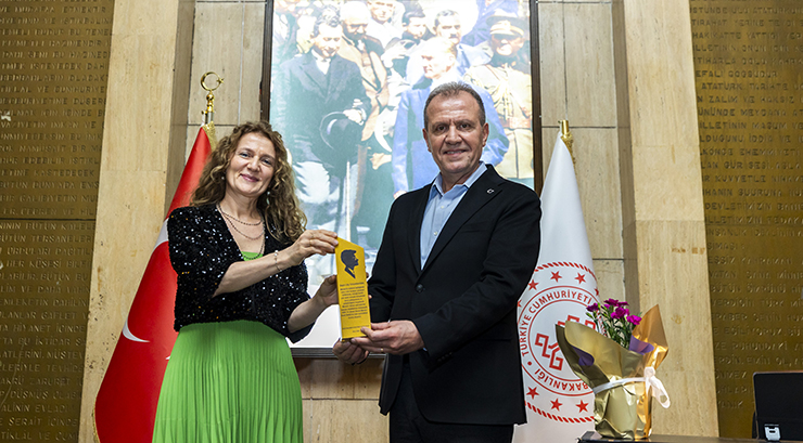 VAHAP SEÇER: “TÜRKİYE’YE BARIŞ VE HUZUR GETİRECEKSEK BUNU BAŞLATMANIN YERİ MERSİN’DİR”