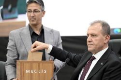 VAHAP SEÇER: “2026 BÜYÜK PROJE VE YATIRIMLARIN YILI OLACAK”