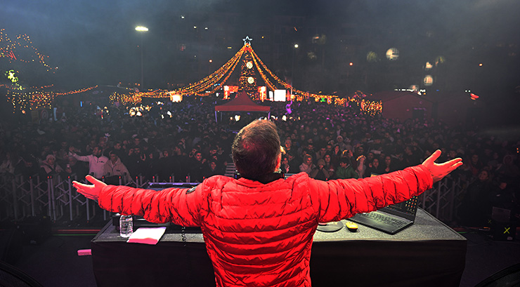 MERSİNLİLER YENİ YILA BÜYÜKŞEHİR İLE ‘MERHABA’ DEDİ