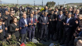 BAŞKAN SEÇER, 6 ŞUBAT DEPREMİNİN 3. YIL DÖNÜMÜNDE CHP GENEL BAŞKANI ÖZGÜR ÖZEL İLE HATAY’DA