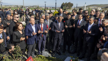 BAŞKAN SEÇER, 6 ŞUBAT DEPREMİNİN 3. YIL DÖNÜMÜNDE CHP GENEL BAŞKANI ÖZGÜR ÖZEL İLE HATAY’DA