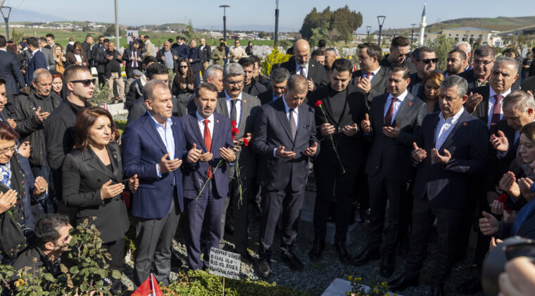 BAŞKAN SEÇER, 6 ŞUBAT DEPREMİNİN 3. YIL DÖNÜMÜNDE CHP GENEL BAŞKANI ÖZGÜR ÖZEL İLE HATAY’DA
