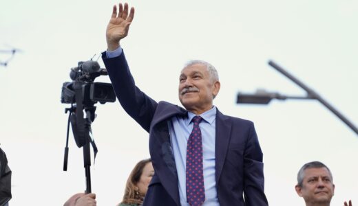 ADANA BAŞKANINA KAVUŞTU