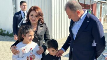 GÜLCAN KIŞ: DEPREM BÖLGESİNDE ENKAZI CHP’Lİ BELEDİYELER KALDIRIYOR