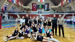 ABBSK GENÇ KIZLAR VOLEYBOL TAKIMI, ZEYDAN KARALAR’I ŞAMPİYONLUKLA KARŞILADI