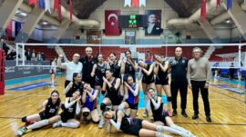 ABBSK GENÇ KIZLAR VOLEYBOL TAKIMI, ZEYDAN KARALAR’I ŞAMPİYONLUKLA KARŞILADI