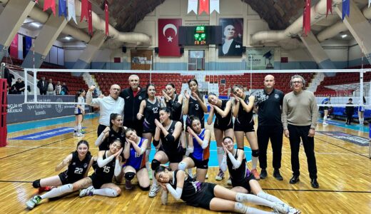 ABBSK GENÇ KIZLAR VOLEYBOL TAKIMI, ZEYDAN KARALAR’I ŞAMPİYONLUKLA KARŞILADI