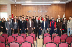 ADANA BAROSU’NDAN İŞ VE TİCARET HUKUKUNDA YAPAY ZEKA VE PROMPT KULLANIMI