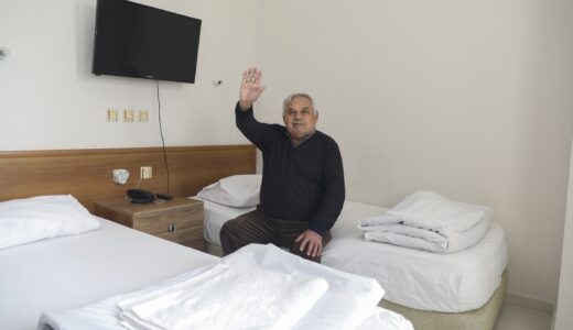 MERSİN BÜYÜKŞEHİR, DOSTHANE İLE HASTA VE YAKINLARININ YANINDA