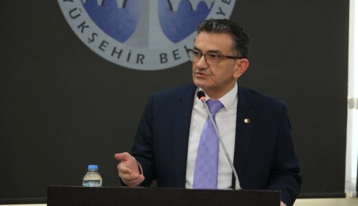 ÖZGÜR ALTIOK: “ZEYDAN KARALAR’IN GÖREVE İADESİNİ VE DİĞER ARKADAŞLARIMIZIN TAHLİYESİNİ BEKLİYORUZ”