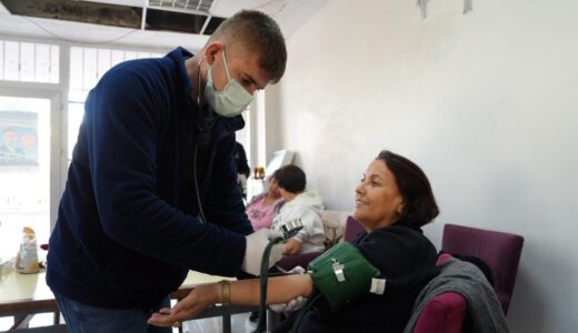 ÇUKUROVA’DA EMEKLİLERE SAĞLIK TARAMASI