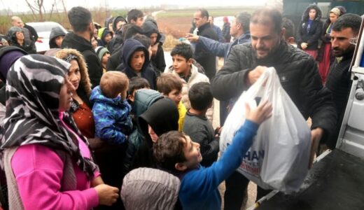 SEYHAN BELEDİYESİNDEN YAĞIŞ MAĞDURLARINA DESTEK ELİ