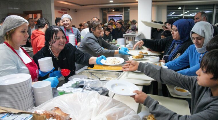 SEYHAN’DA BİRLİK VE KARDEŞLİK SOFRASI