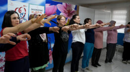 ÇUKUROVA BELEDİYESİ’NDEN KADINLARA HALK OYUNLARI KURSU