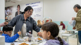 SEYHAN BELEDİYESİ KENT LOKANTALARI RAMAZANDA DAYANIŞMANIN MERKEZİ OLUYOR