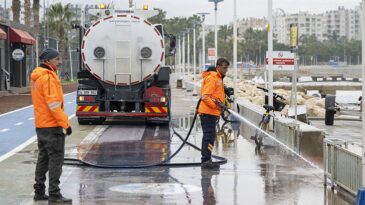 MERSİN BÜYÜKŞEHİR SELİN İZLERİNİ TÜM BİRİMLERİYLE SİLİYOR