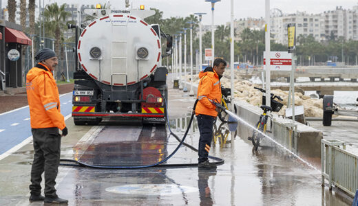 MERSİN BÜYÜKŞEHİR SELİN İZLERİNİ TÜM BİRİMLERİYLE SİLİYOR