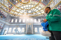 MERSİN BÜYÜKŞEHİR KENT GENELİNDE İBADETHANELERİ TİTİZLİKLE TEMİZLİYOR