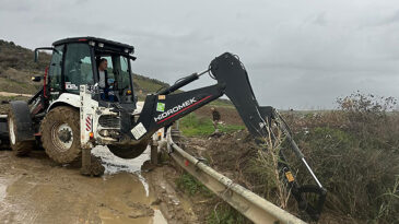 YUMURTALIK’TA KAPANAN YOLLAR AÇILDI, TAŞKIN RİSKİ AZALTILDI…