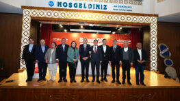 YÜREĞİR’DE “BARIŞIN DİLİ HUKUK VE DEMOKRASİ OLMALI” KONFERANSI