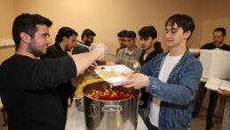 1.5 ADANA TEKNOLOJİ TAKIMLARI GELENEKSEL İFTAR SOFRASINDA BULUŞTU