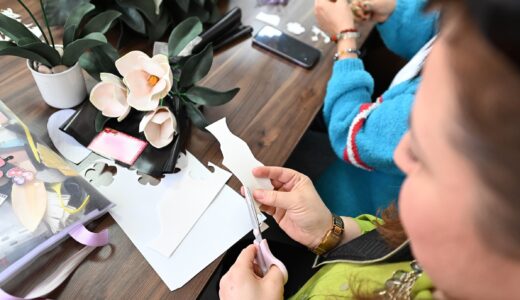 MERSİN BÜYÜKŞEHİR’İN MERCEK KURSLARINDA KADINLAR ÜRETTİKÇE KAZANIYOR