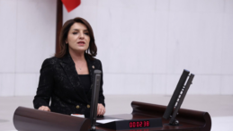 CHP’Lİ GÜLCAN KIŞ, “ŞAMPİYON AT” SMART LATCH SKANDALINI VE GIDA DENETİM ZİNCİRİNİ MECLİS’E TAŞIDI