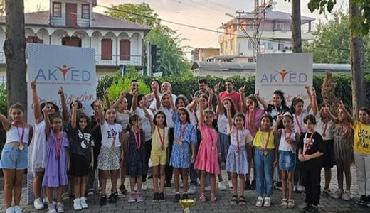 AKYED’İN ÇIĞLIĞINI DUYUN!