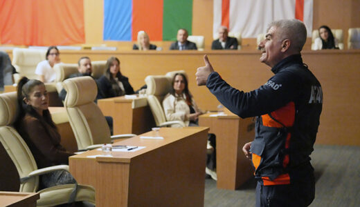 DEPREM GERÇEĞİNE KARŞI AFET BİLİNCİ: ÇUKUROVA BELEDİYESİ’NDE AFAD EĞİTİM SEMİNERİ