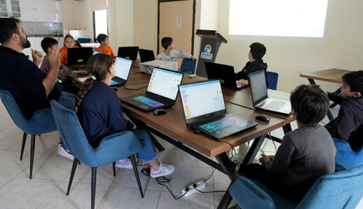 ÇUKUROVA’DA ÇOCUKLAR VE GENÇLER TEKNOLOJİYLE BULUŞUYOR