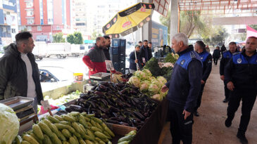 ÇUKUROVA BELEDİYESİ’NDEN PAZARLARDA SIKI DENETİM
