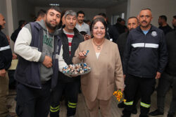 HASİBE AKKAN, BAYRAMI KUTLADI