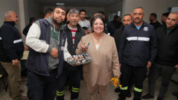 HASİBE AKKAN, BAYRAMI KUTLADI