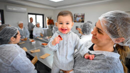 MERSİN BÜYÜKŞEHİR COĞRAFİ İŞARETLİ KAN PORTAKALI’NI KADIN EMEĞİ İLE GELECEĞE TAŞIYOR