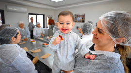 MERSİN BÜYÜKŞEHİR COĞRAFİ İŞARETLİ KAN PORTAKALI’NI KADIN EMEĞİ İLE GELECEĞE TAŞIYOR