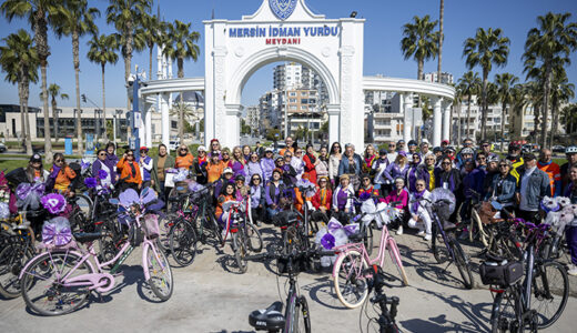 MERSİN BÜYÜKŞEHİR İLE ‘EŞİT MERSİN’İN EMEKÇİ KADINLARI’ 8 MART’TA BİR ARAYA GELDİ