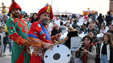 MERSİN BÜYÜKŞEHİR’İN RAMAZAN ŞENLİKLERİ ÖZGECAN ASLAN MEYDANI’NDA COŞKUYLA GERÇEKLEŞTİRİLDİ