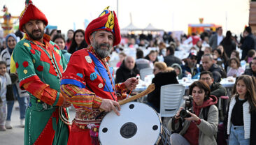 MERSİN BÜYÜKŞEHİR’İN RAMAZAN ŞENLİKLERİ ÖZGECAN ASLAN MEYDANI’NDA COŞKUYLA GERÇEKLEŞTİRİLDİ