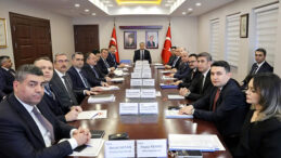 VALİ YAVUZ, VALİ YARDIMCILARI VE KAYMAKAMLARLA BİR ARAYA GELDİ