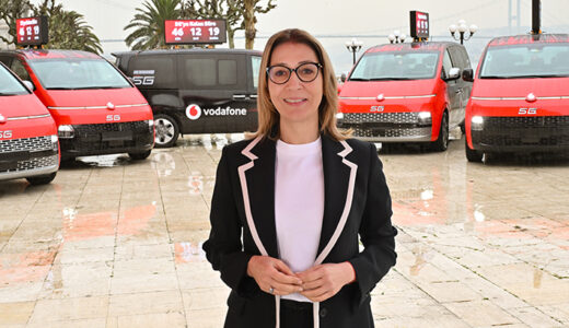 MEMNUNBÜS’LERİN YENİ DURAĞI ADANA… ÇEŞİTLİ HEDİYELER SUNULUYOR..