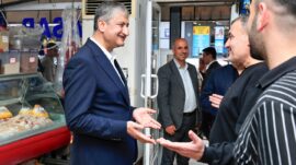 VALİ MUSTAFA YAVUZ KÜÇÜKDİKİLİ’DE ESNAF ZİYARETİNDE BULUNDU