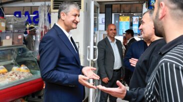 VALİ MUSTAFA YAVUZ KÜÇÜKDİKİLİ’DE ESNAF ZİYARETİNDE BULUNDU