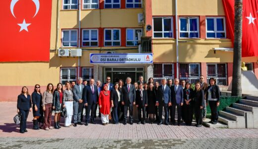 VALİ MUSTAFA YAVUZ DSİ BARAJ ORTAOKULUNDA ÖĞRENCİLERLE BİR ARAYA GELDİ