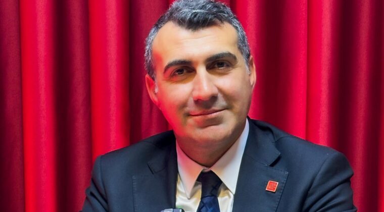 CHP ADANA İL BAŞKANI ANIL TANBUROĞLU: “YARGILAMALAR ADİL, ACİL VE TUTUKSUZ YAPILMALI”