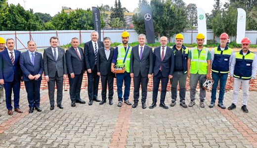 MERCEDES-BENZ TÜRK’TEN ÜNİVERSİTEYE HİZMET BİNASI VE KONUKEVİ KAZANDIRIYOR