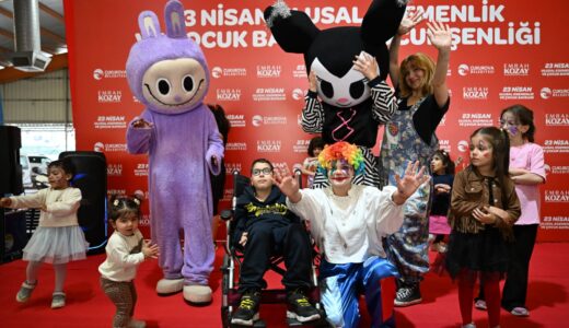 ÇUKUROVA’DA 23 NİSAN COŞKUSU